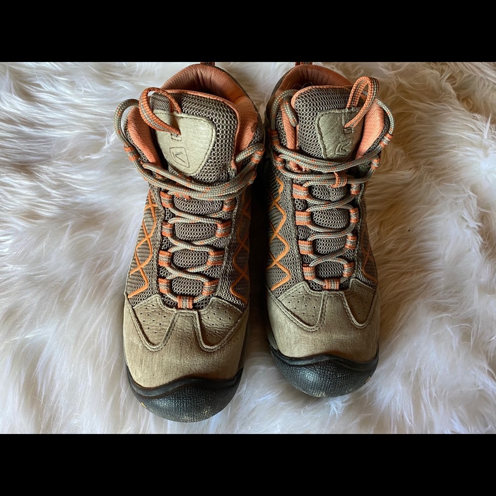 Keen Hiking Women’s 7.5 🥾
